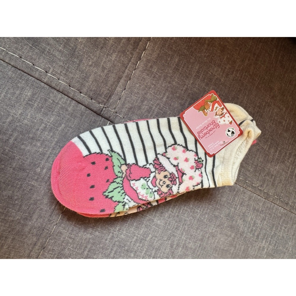 Strawberry Shortcake No-show Socks Size 4-9  Three Pair